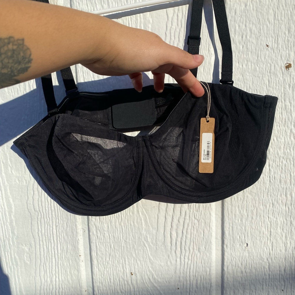 Skims ultra fine mesh bra